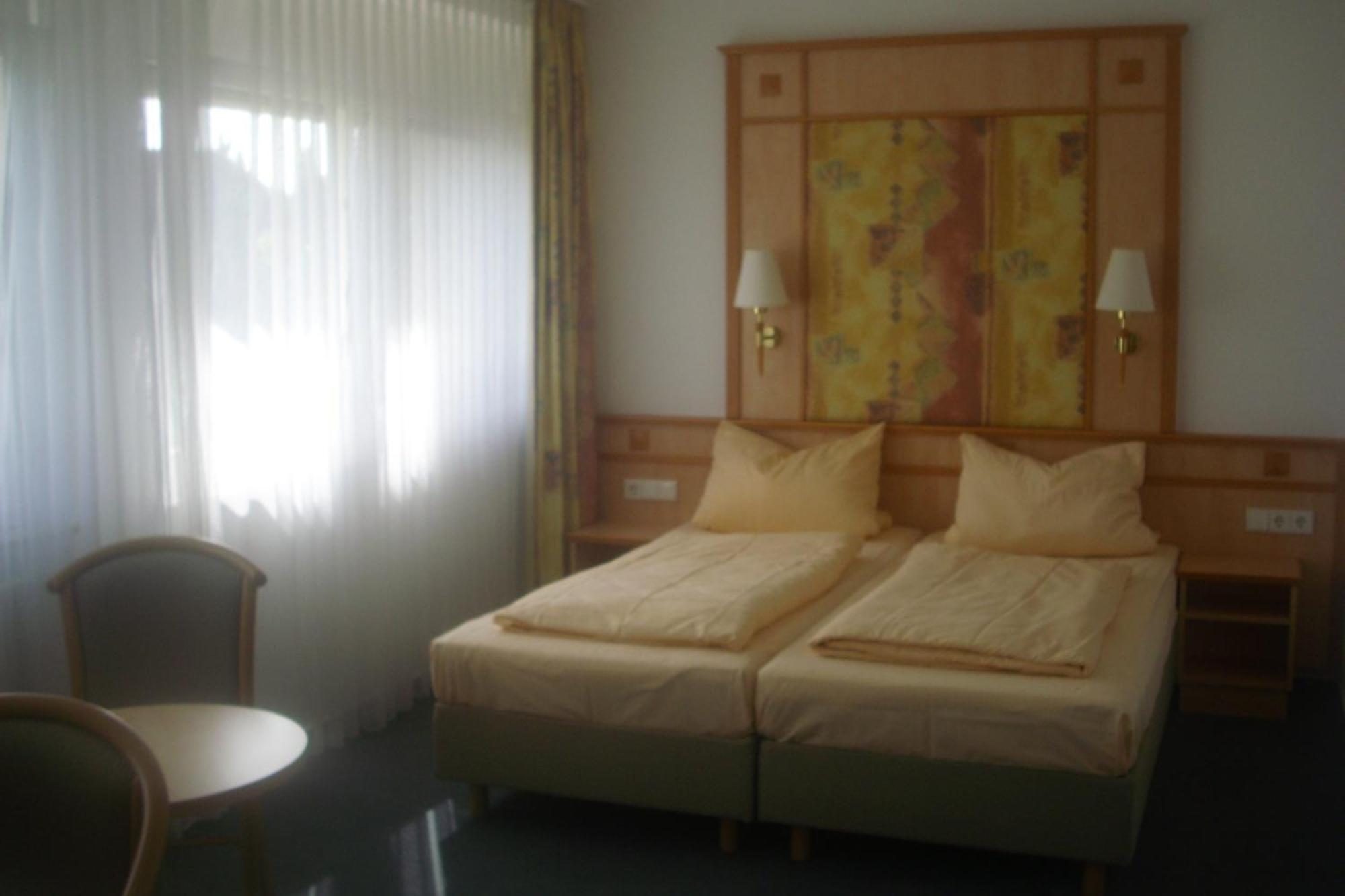 Hotel Wetterau - Self-Check-In Wolfersheim Exterior photo